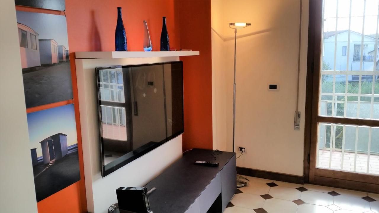 Happy King Apartment Лидо Ди Камайоре Екстериор снимка